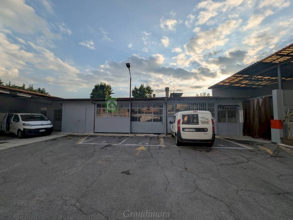 Posto macchina - Magazzino via Giovanni Finazzi, Bergamo - foto 1