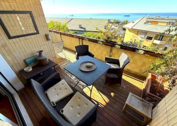 Terrazzo - Appartamento via Giuseppe Mendozza, 39, Genova (zona Quarto) - foto 3