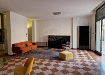 Locale Commerciale Strada Maggiore, Bologna (zona Centro Storico) - foto 10