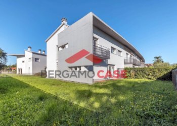 Foto 1 - Villa a Schiera Via Puccini
 
6, Seriate - foto 1