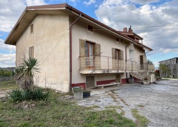 Foto 2 - Casa semi indipendente via tinelle
 
32, Calvi - foto 2