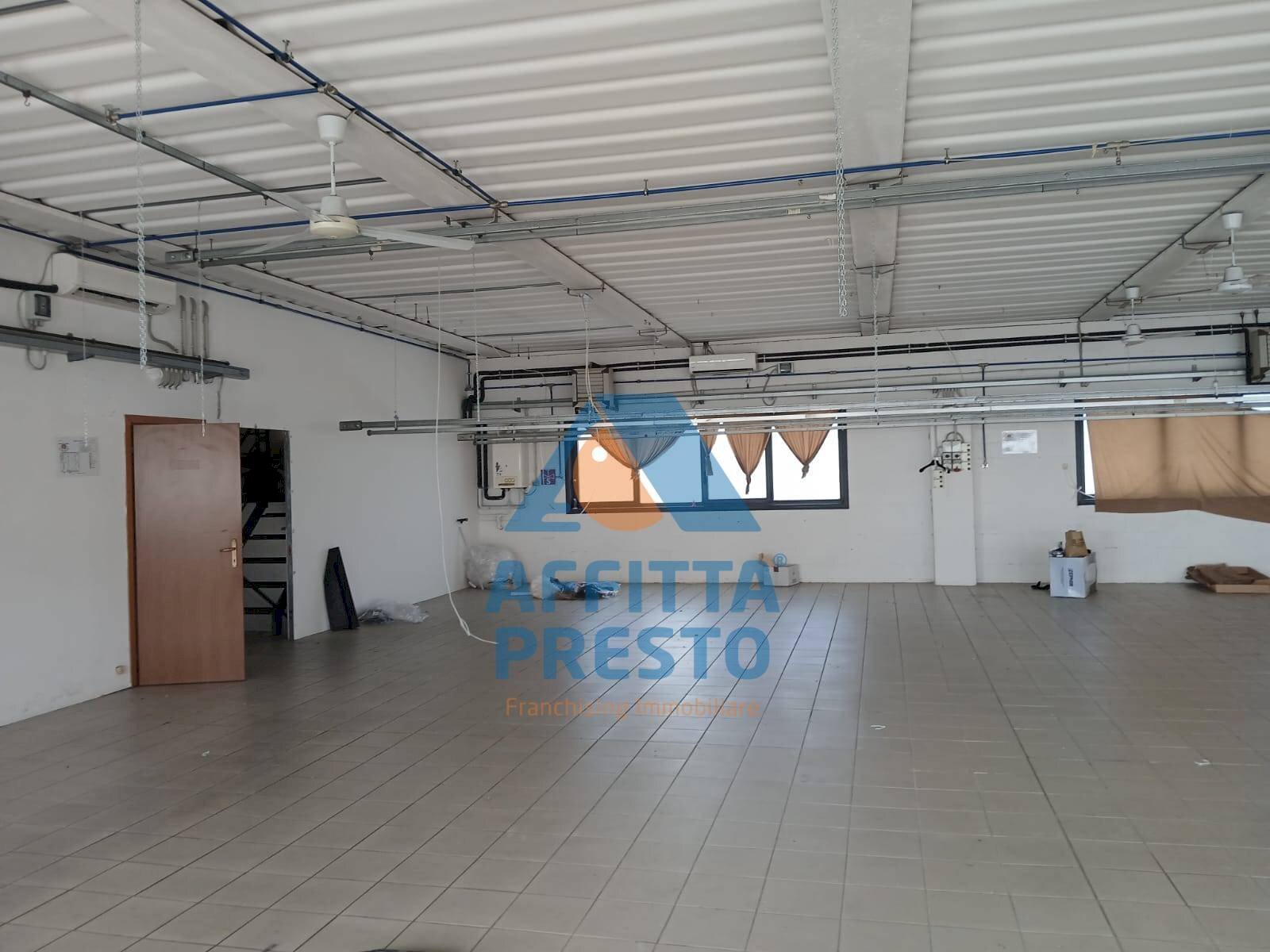 Foto 3 - Commercial Activity Capraia e Limite - photo 3