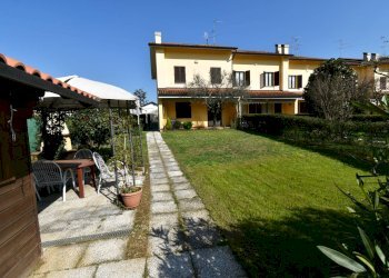 Foto 1 - Casa semi indipendente montecervino
 
9, Usmate Velate - foto 1