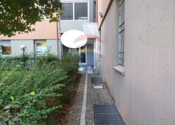 Edificio all\'aperto - Ufficio Via de Nicola
 
8, San Giuliano Milanese - foto 1