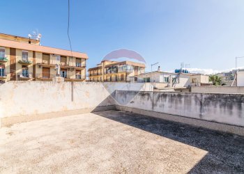 Terrazza - Trilocale Via Giovanni Verga
 
79F, Lentini - foto 23