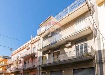 Edificio all\'aperto - Trilocale Via Giovanni Verga
 
79F, Lentini - foto 26