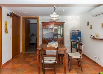 Sala da pranzo - Trilocale VIA PAOLO VASTA
 
5, Aci Castello - foto 5