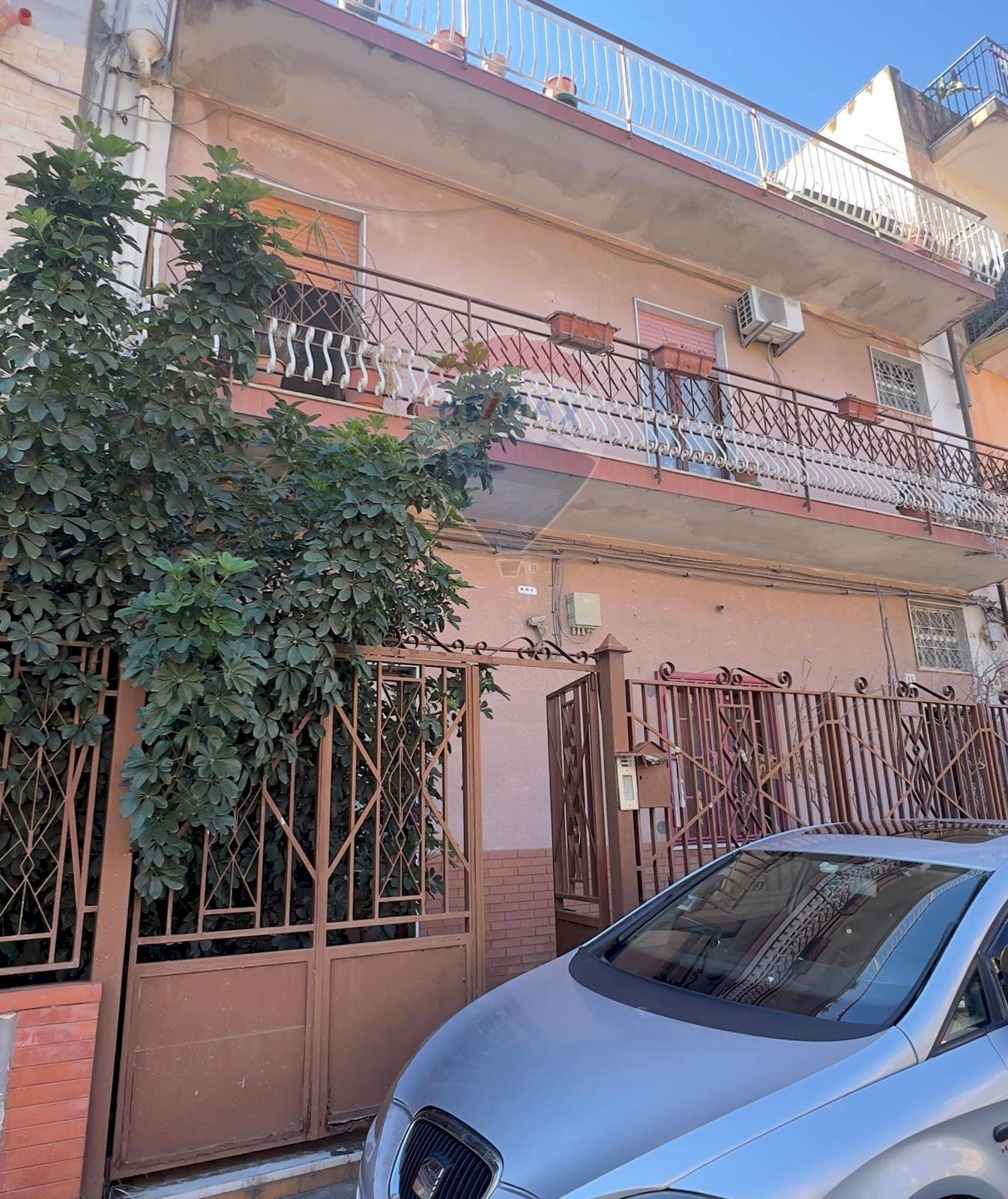 Edificio all\'aperto - Casa indipendente Via Delle Gemme
 
73, Catania - foto 1