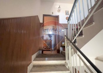 Scale - Casa indipendente Via Delle Gemme
 
73, Catania - foto 5