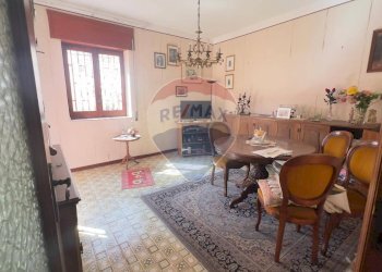Sala da pranzo - Casa indipendente Via Delle Gemme
 
73, Catania - foto 37