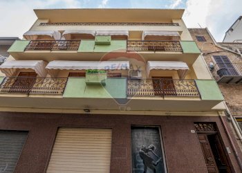 Edificio all\'aperto - Casa indipendente Via Giuseppe Garibaldi
 
26, Mirabella Imbaccari - foto 1