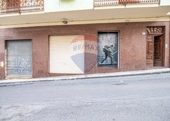 Edificio all\'aperto - Casa indipendente Via Giuseppe Garibaldi
 
26, Mirabella Imbaccari - foto 2