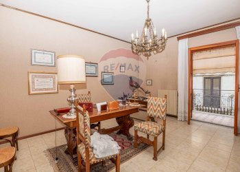 Sala da pranzo - Casa indipendente Via Giuseppe Garibaldi
 
26, Mirabella Imbaccari - foto 5