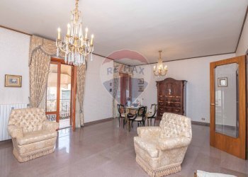 Sala da pranzo - Casa indipendente Via Giuseppe Garibaldi
 
26, Mirabella Imbaccari - foto 24