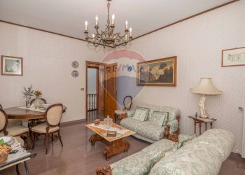 Sala da pranzo - Casa indipendente Via Giuseppe Garibaldi
 
26, Mirabella Imbaccari - foto 26