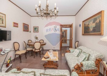 Sala da pranzo - Casa indipendente Via Giuseppe Garibaldi
 
26, Mirabella Imbaccari - foto 28