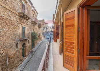 Edificio all\'aperto - Casa indipendente Via Giuseppe Garibaldi
 
26, Mirabella Imbaccari - foto 40