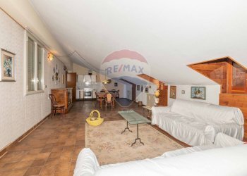 Sala da pranzo - Casa indipendente Via Giuseppe Garibaldi
 
26, Mirabella Imbaccari - foto 54