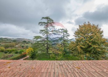 Vista delle montagne - Villa Contrada Rasalgone
 
snc, Piazza Armerina - foto 18