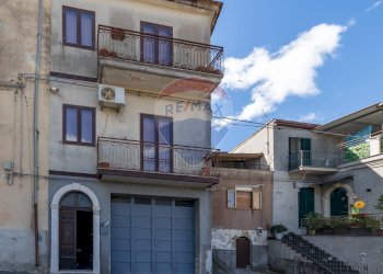 Edificio all\'aperto - Casa indipendente Via Francesco Petrarca
 
56, Vizzini - foto 1