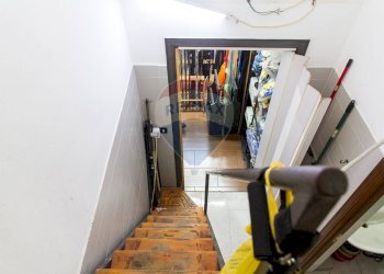 Scale - Locale Commerciale Viale Della Regione
 
106, San Giovanni la Punta - foto 16