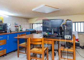 Cucina - Locale Commerciale Viale Della Regione
 
106, San Giovanni la Punta - foto 18