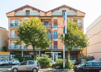 Edificio all\'aperto - Locale Commerciale Viale Della Regione
 
106, San Giovanni la Punta - foto 28