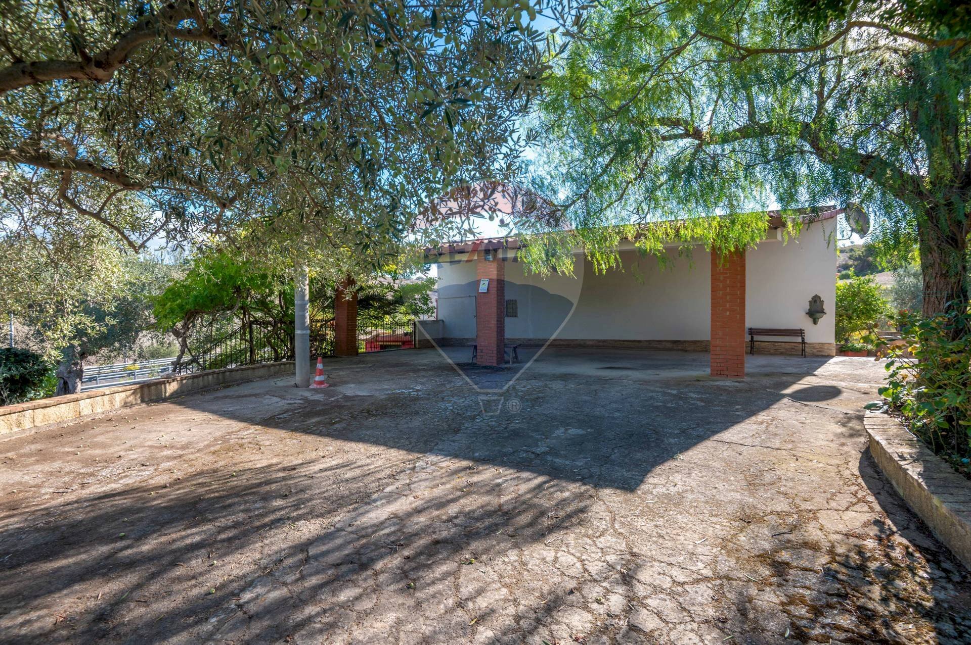 Casa all\'aperto - Villa Contrada Fontana Pietra SP 37/II
 
snc, Caltagirone - foto 2