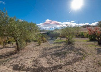 Vista delle montagne - Villa Contrada Fontana Pietra SP 37/II
 
snc, Caltagirone - foto 45