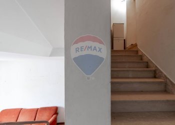 Scale - Quadrilocale Via Roma
 
29, Bucine - foto 8