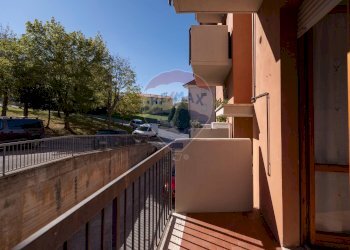 Balcone - Appartamento Via Ugo la Malfa, Cupramontana - foto 3