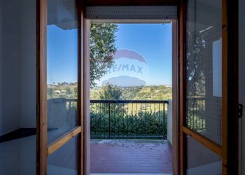 Balcone - Appartamento Via Ugo la Malfa, Cupramontana - foto 6