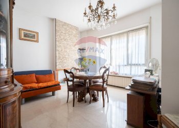 Sala da pranzo - Villa a Schiera viale Zonghi
 
39, Fabriano - foto 18