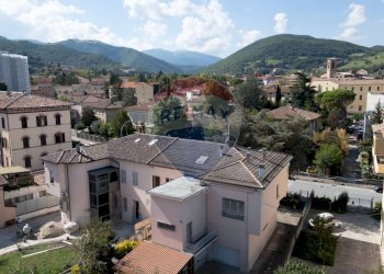 Edificio all\'aperto - Villa a Schiera viale Zonghi
 
39, Fabriano - foto 42