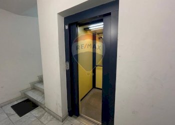 Ricezione / Lobby - Box via Maria Gianni
 
38, Catania - foto 7