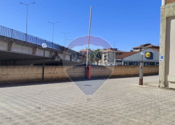Edificio all\'aperto - Ufficio VIA GIACOMO VACCARO
 
13, Caltagirone - foto 15