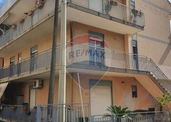 Edificio all\'aperto - Appartamento VIA REGINA DEL CIELO
 
26, Fiumefreddo di Sicilia - foto 2