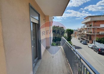 Balcone - Appartamento VIA REGINA DEL CIELO
 
26, Fiumefreddo di Sicilia - foto 11