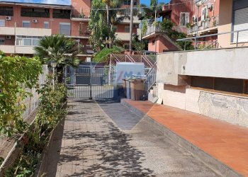 Edificio all\'aperto - Appartamento VIA REGINA DEL CIELO
 
26, Fiumefreddo di Sicilia - foto 42