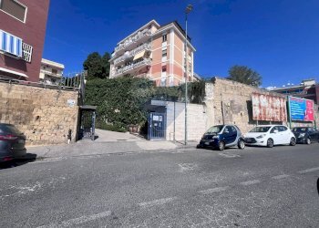 Edificio all\'aperto - Appartamento Via Manzoni
 
216, Napoli - foto 1