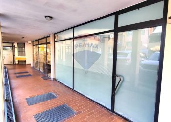 Terrazza - Locale Commerciale Piazza Alpini, Piancogno - foto 8