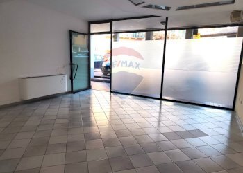 Stanza vuota - Locale Commerciale Piazza Alpini, Piancogno - foto 12