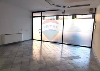 Stanza vuota - Locale Commerciale Piazza Alpini, Piancogno - foto 13