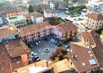 Edificio all\'aperto - Locale Commerciale Piazza Alpini, Piancogno - foto 2