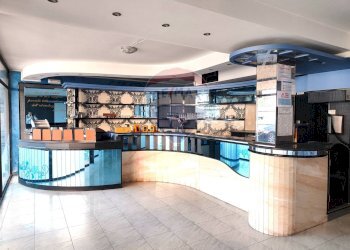 Ricezione / Lobby - Locale Commerciale Piazza Alpini, Piancogno - foto 4