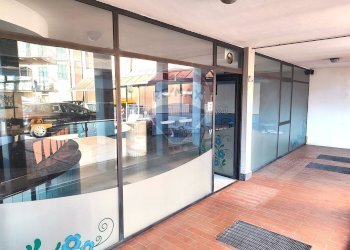 Terrazza - Locale Commerciale Piazza Alpini, Piancogno - foto 6