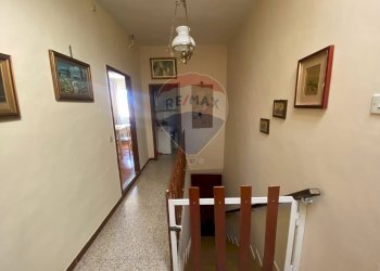 Hall / corridoio - Trilocale Vicolo Castrica
 
26, Fabriano - foto 7