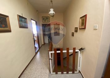 Hall / corridoio - Trilocale Vicolo Castrica
 
26, Fabriano - foto 9