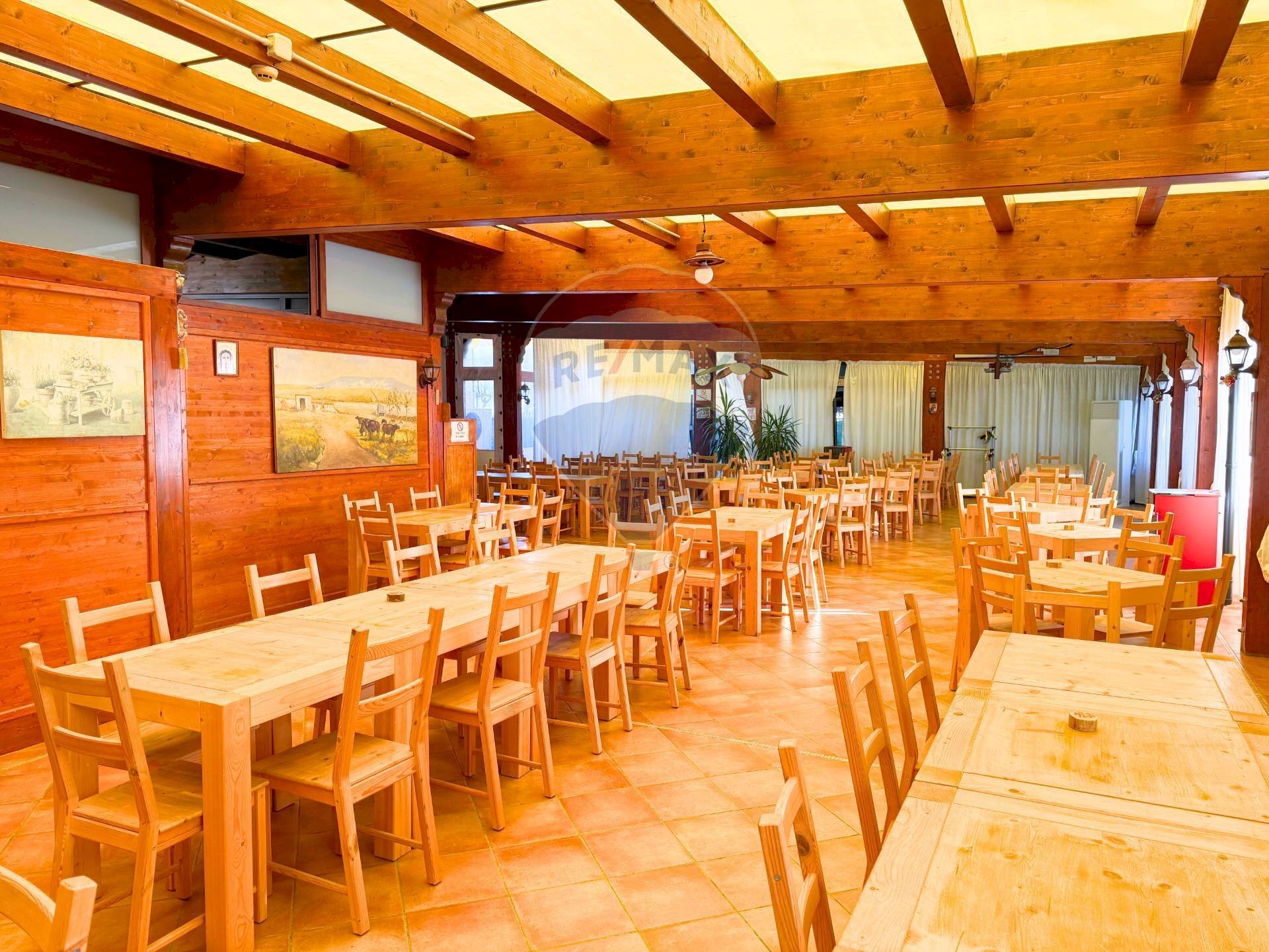 Sala da pranzo - Commercial Activity Via S.Maria di Siponto
10, Manfredonia - photo 3