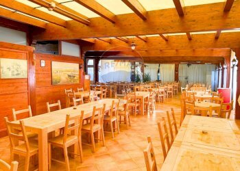 Sala da pranzo - Attività Commerciale Via S.Maria di Siponto
 
10, Manfredonia - foto 3